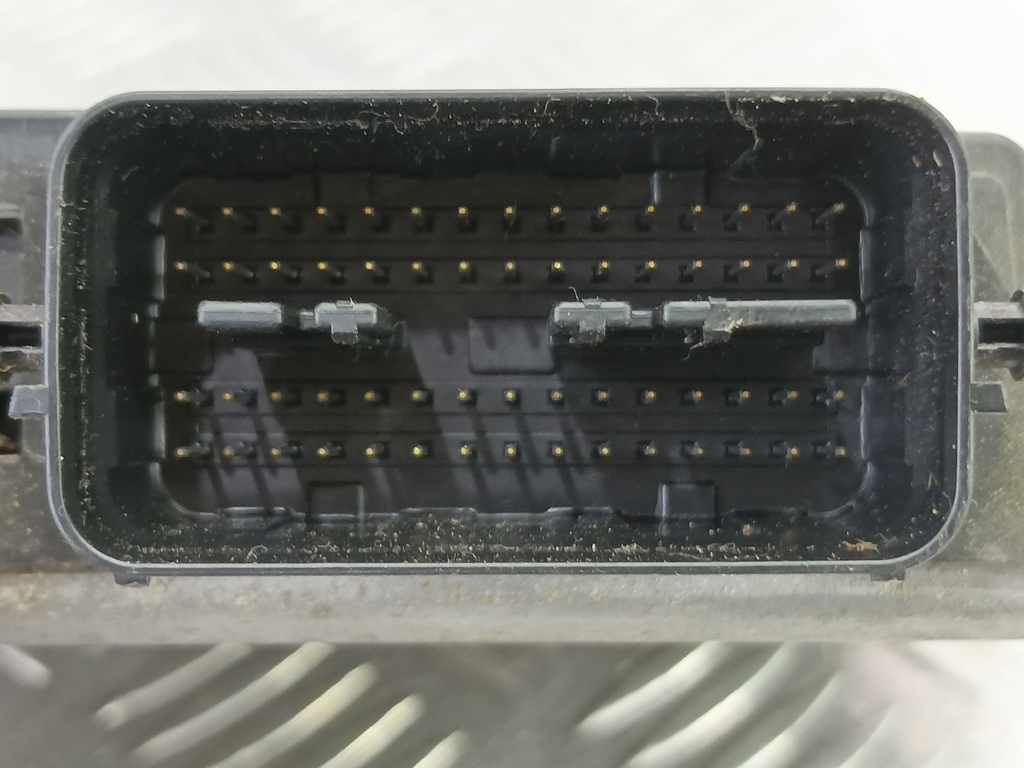 блок управления двигателем SUZUKI Grand Vitara 2.0 4WD MT (140 л.с.)Grand Vitara  II (2005—2008) Внедорожник 33920-65J01, 2130 рублей, Москва