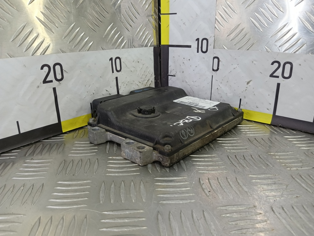 блок управления двигателем SUZUKI Grand Vitara 2.0 4WD MT (140 л.с.)Grand Vitara  II (2005—2008) Внедорожник 33920-65J01, 2130 рублей, Москва