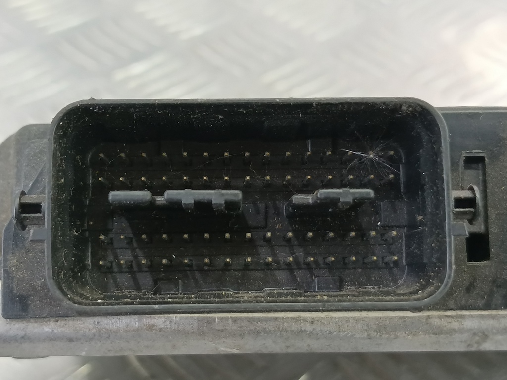 блок управления двигателем SUZUKI Grand Vitara 1.6 4WD MT (106 л.с.)Grand Vitara  II (2005—2008) Внедорожник 33920-64J01, 3279 рублей, Москва