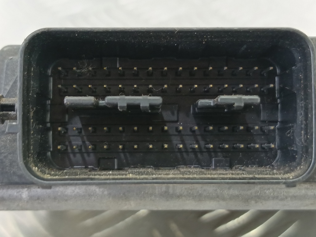 блок управления двигателем SUZUKI Grand Vitara 2.0 4WD MT (140 л.с.)Grand Vitara  II (2005—2008) Внедорожник 33920-65J01, 2130 рублей, Москва