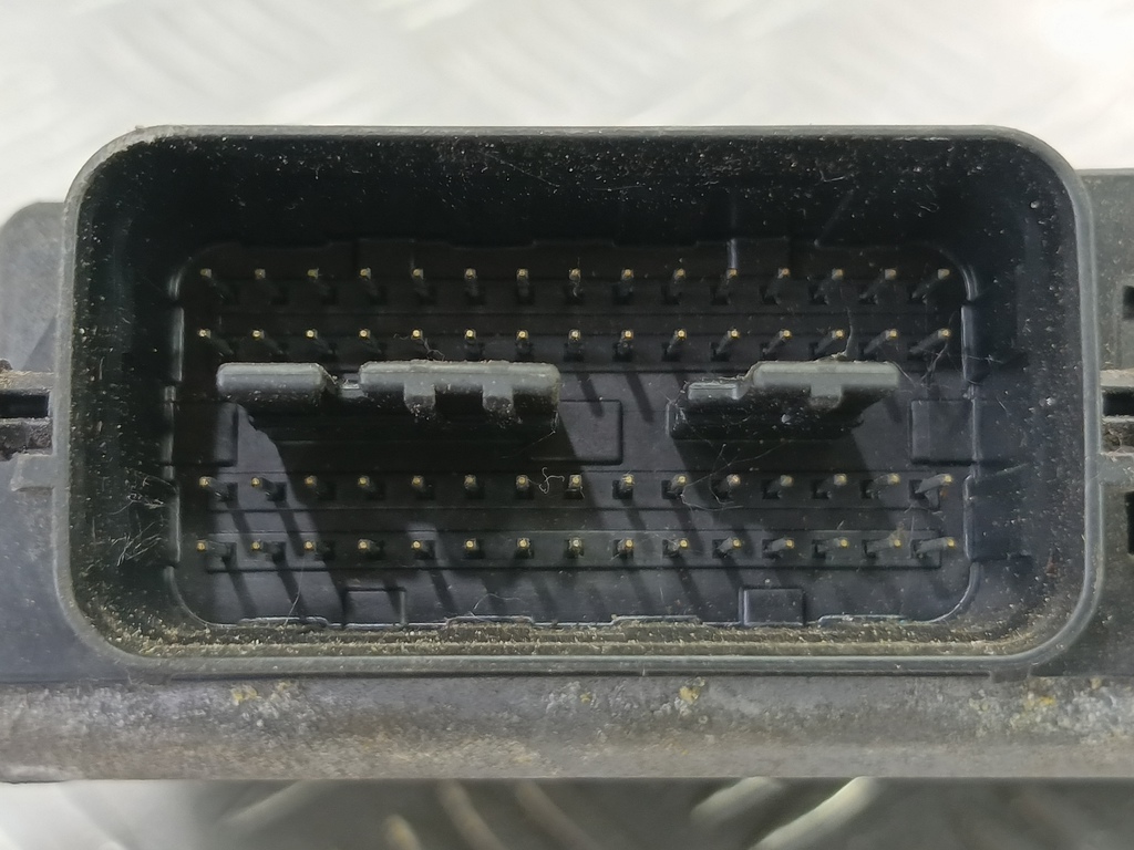 блок управления двигателем SUZUKI Grand Vitara 2.0 4WD MT (140 л.с.)Grand Vitara  II (2005—2008) Внедорожник 33920-65J01, 2130 рублей, Москва