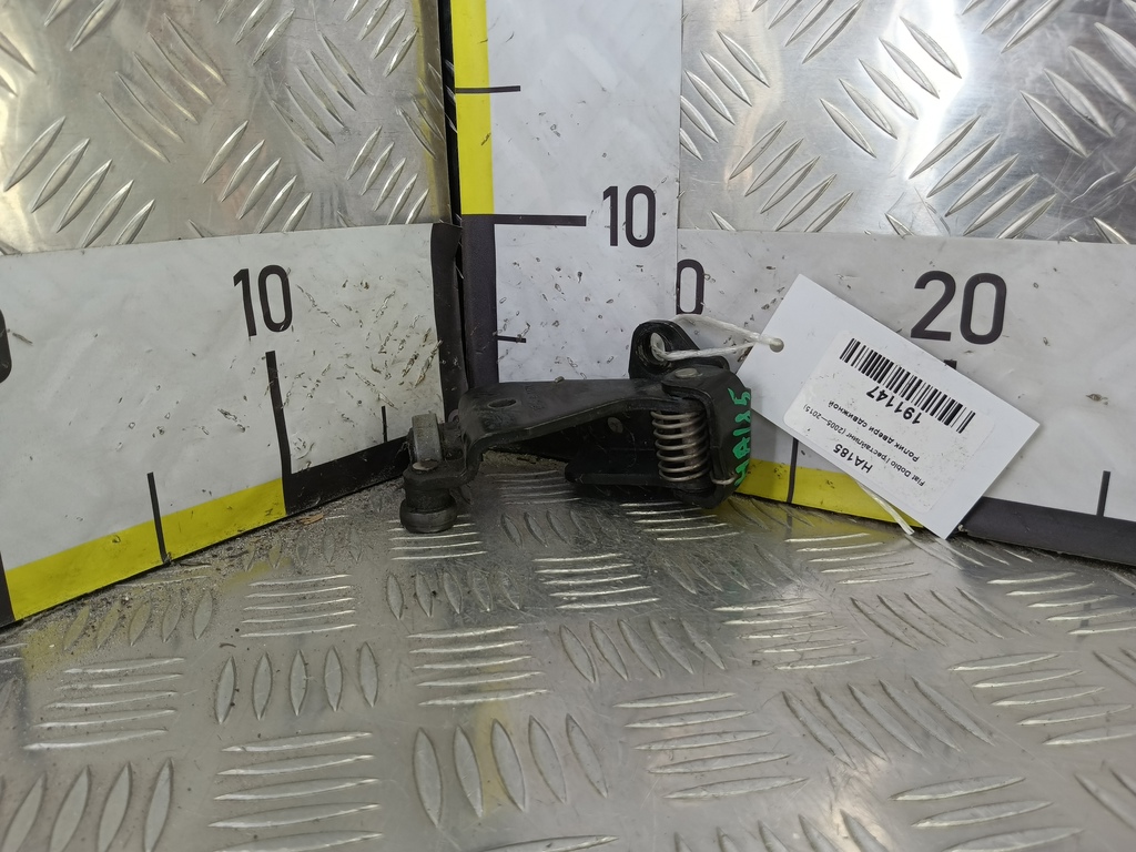 ролик двери сдвижной Fiat Doblo 1.4 MT (78 л.с.)Doblo  I рестайлинг (2005—2015) Фургон 46843004, 1550 рублей, Москва