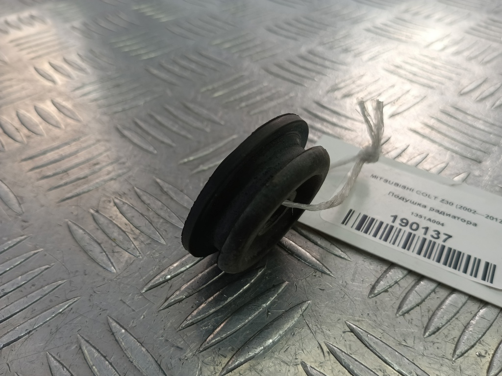 подушка радиатора MITSUBISHI COLT  1351A004, 520 рублей, Москва