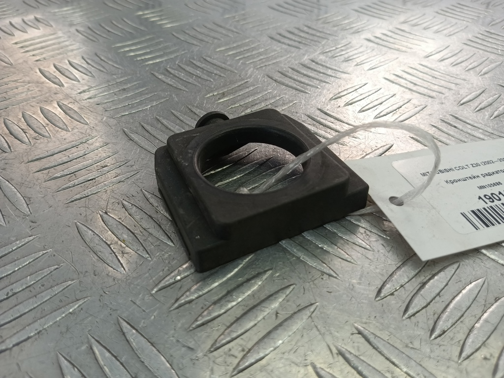 кронштейн радиатора MITSUBISHI COLT  MN105686, 520 рублей, Москва