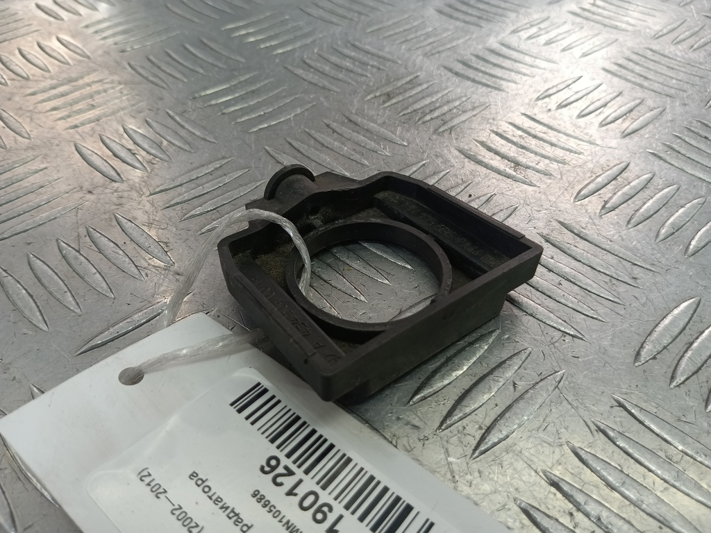 кронштейн радиатора MITSUBISHI COLT  MN105686, 520 рублей, Москва