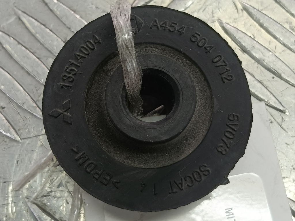 подушка радиатора MITSUBISHI COLT  1351A004, 520 рублей, Москва