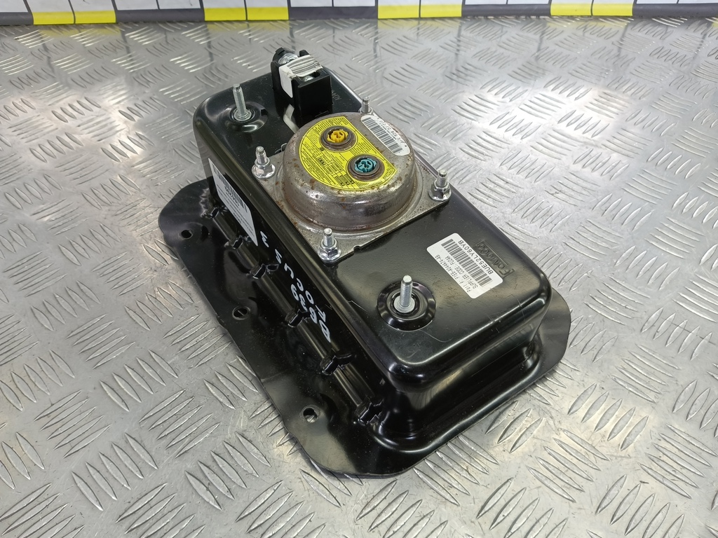 подушка безопасности пассажира FORD Focus 2.0 AMT (160 л.с.)Focus  III рестайлинг (2014—2019) Седан F1EBA044A74AB, 1780 рублей, Москва