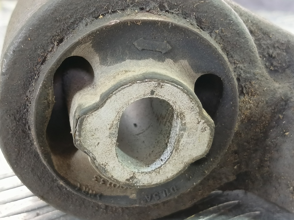 подушка редуктора LAND ROVER DISCOVERY  TAU500070, 520 рублей, Москва