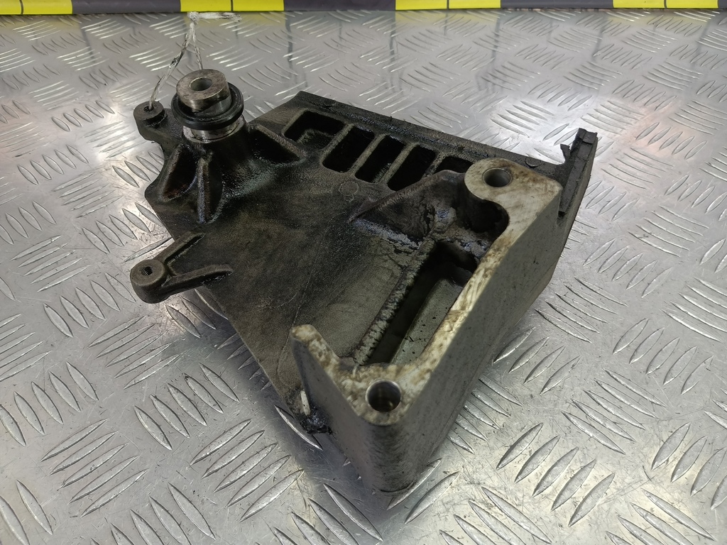 кронштейн двигателя (двс) Opel Antara 2.0 CDTi 4WD MT (127 л.с.)Antara  I (2006—2011) Внедорожник 4805336, 3390 рублей, Москва