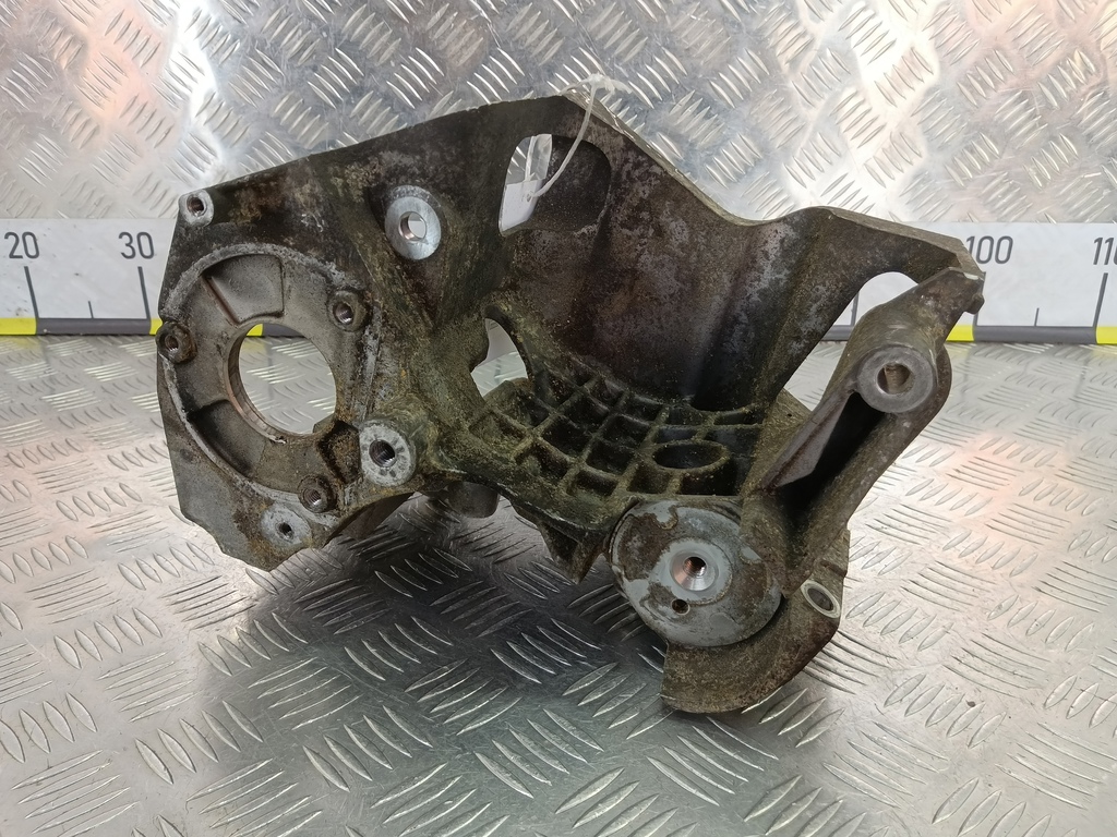 кронштейн генератора Opel Antara  4805515, 1210 рублей, Москва