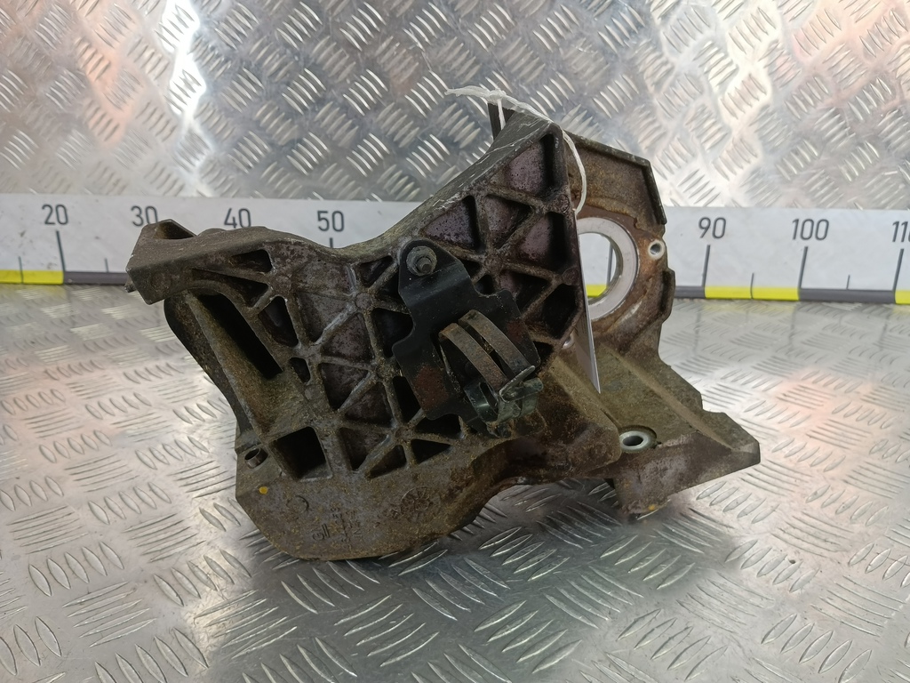 кронштейн генератора Opel Antara  4805515, 1210 рублей, Москва