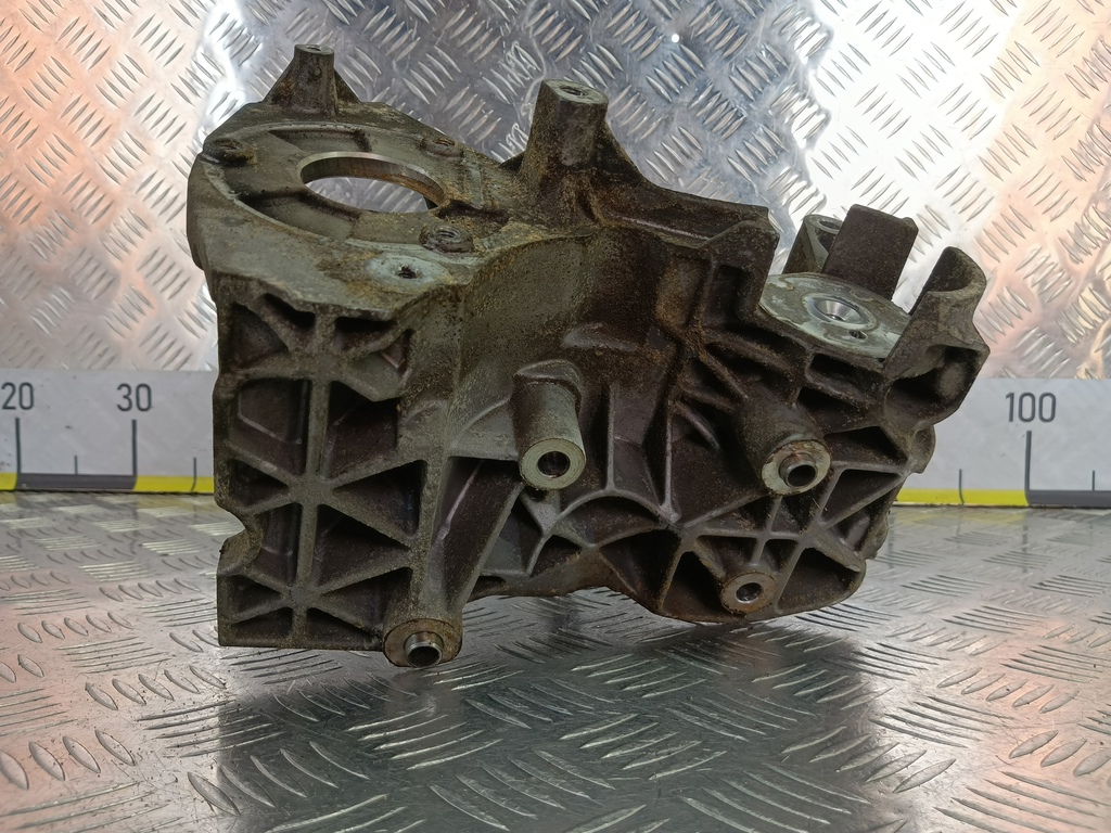 кронштейн генератора Opel Antara  4805515, 1210 рублей, Москва