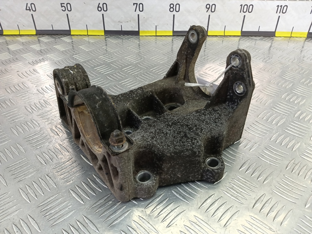 опора привода LAND ROVER FREELANDER 2.2 TD MT (150 л.с.)Freelander  II (2006—2010) Внедорожник LR003449, 11900 рублей, Москва