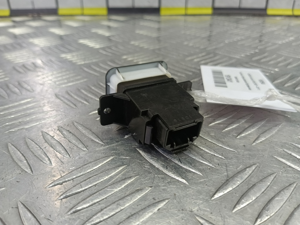 кнопка открывания багажника HONDA Accord 2.4 AT (177 л.с.)Accord  VIII (2007—2011) Седан 35800TL0003, 1440 рублей, Москва