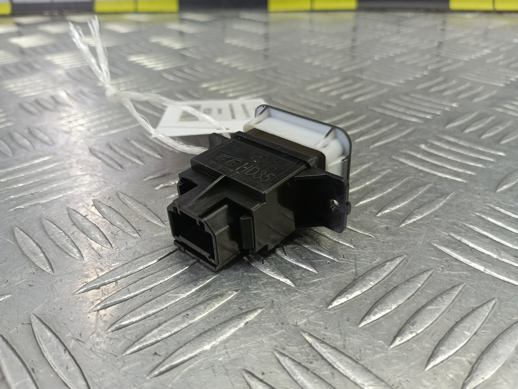 кнопка открывания багажника HONDA Accord 2.4 AT (177 л.с.)Accord  VIII (2007—2011) Седан 35800TL0003, 1440 рублей, Москва