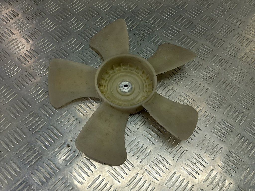 крыльчатка вентилятора SUZUKI LIANA 1.6 MT (103 л.с.)Liana  I (2001—2006) Седан 1711162D51, 1090 рублей, Москва