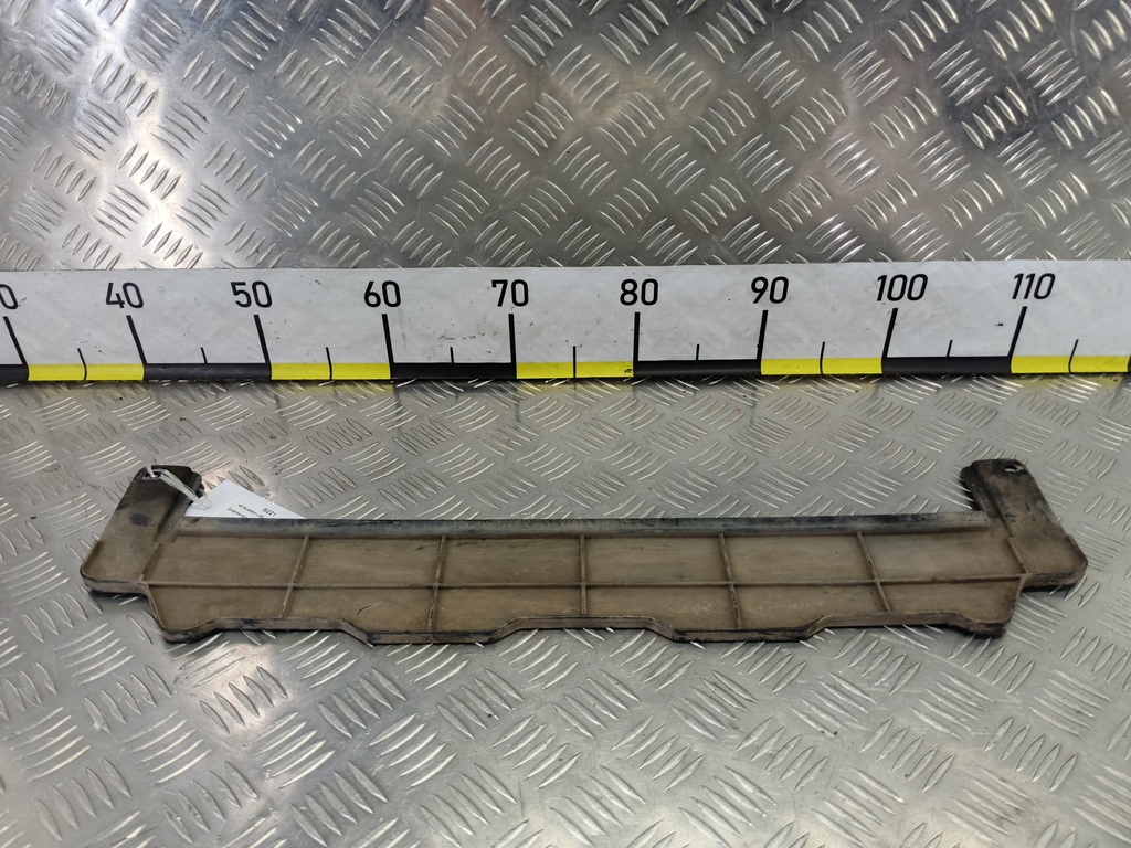 дефлектор радиатора (пыльник) MITSUBISHI L200  2.5 DI-D MT (136 л.с.)L200  IV (2006—2014) Пикап 1360A007, 980 рублей, Москва