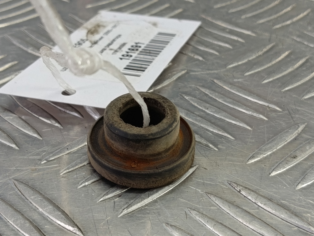 подушка радиатора SUZUKI JIMNY 1.3 4WD MT (86 л.с.)Jimny  III рестайлинг (2005—2012) Внедорожник 17812-82000, 520 рублей, Москва