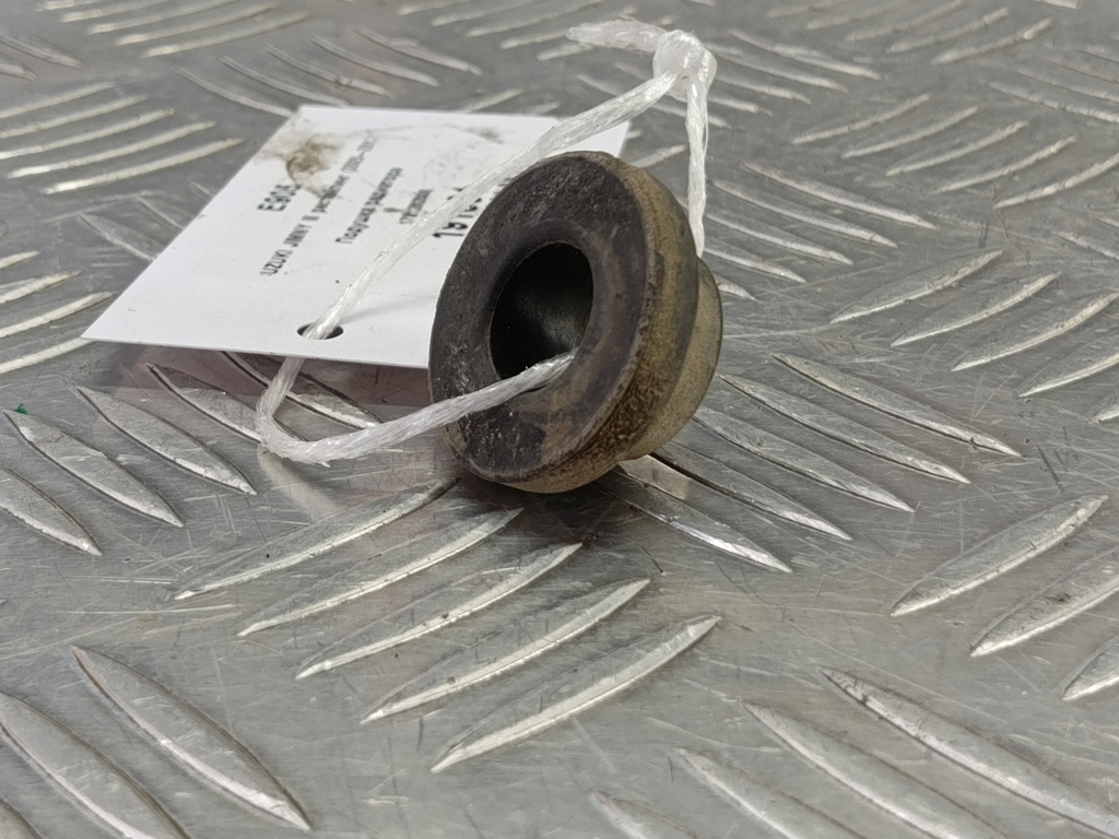 подушка радиатора SUZUKI JIMNY 1.3 4WD MT (86 л.с.)Jimny  III рестайлинг (2005—2012) Внедорожник 17812-82000, 520 рублей, Москва