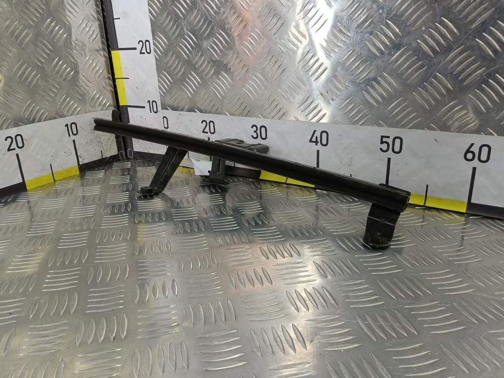 направляющая стекла двери Iveco Daily 2.3 D MT (126 л.с.)Daily  V (2011—2014) Пикап 500314251, 860 рублей, Москва