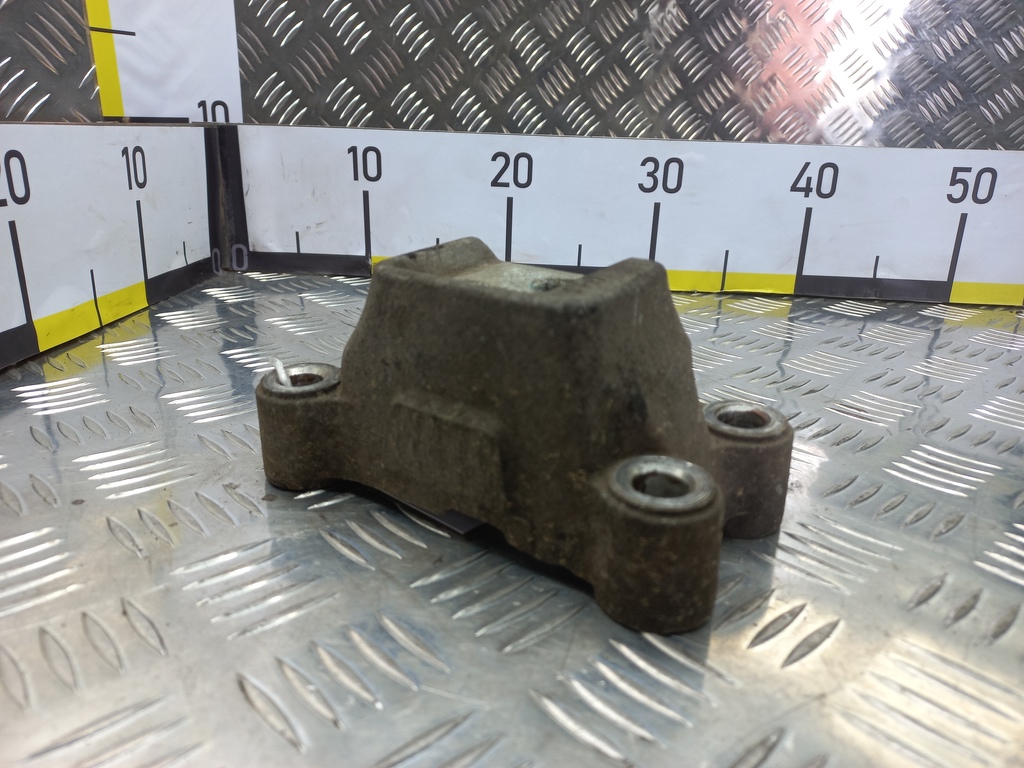 кронштейн кпп Kia Ceed  4312223310, 980 рублей, Москва