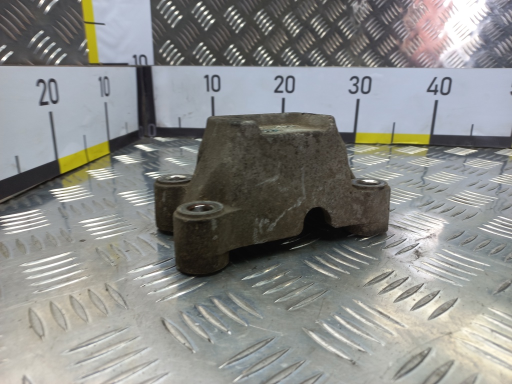 кронштейн кпп Kia Ceed  4312223310, 980 рублей, Москва