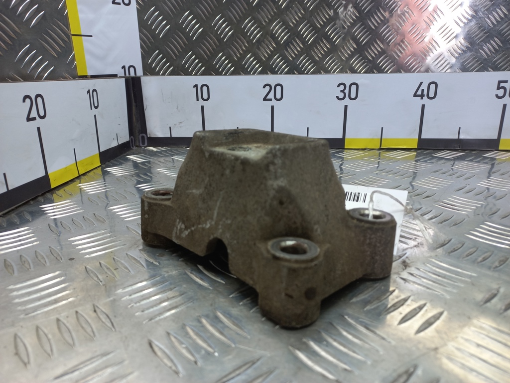 кронштейн кпп Kia Ceed  4312223310, 980 рублей, Москва