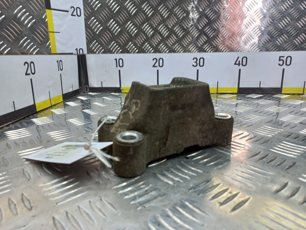 кронштейн кпп Kia Ceed  4312223310, 980 рублей, Москва