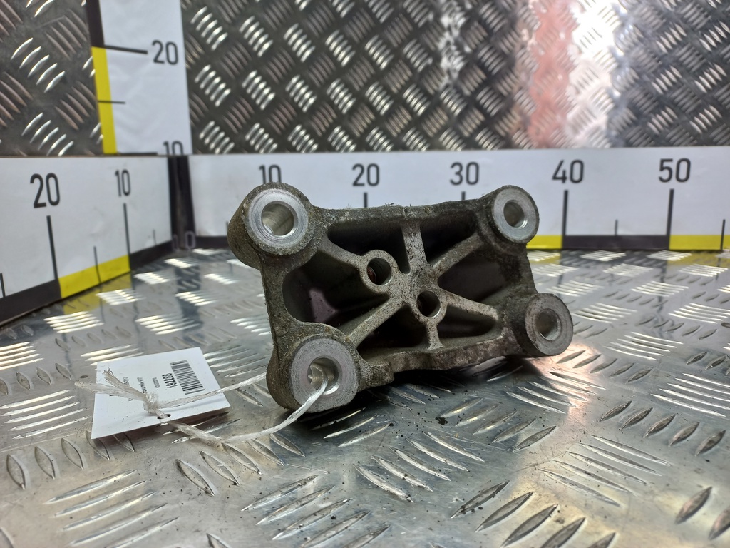 кронштейн кпп Kia Ceed  4312223310, 980 рублей, Москва