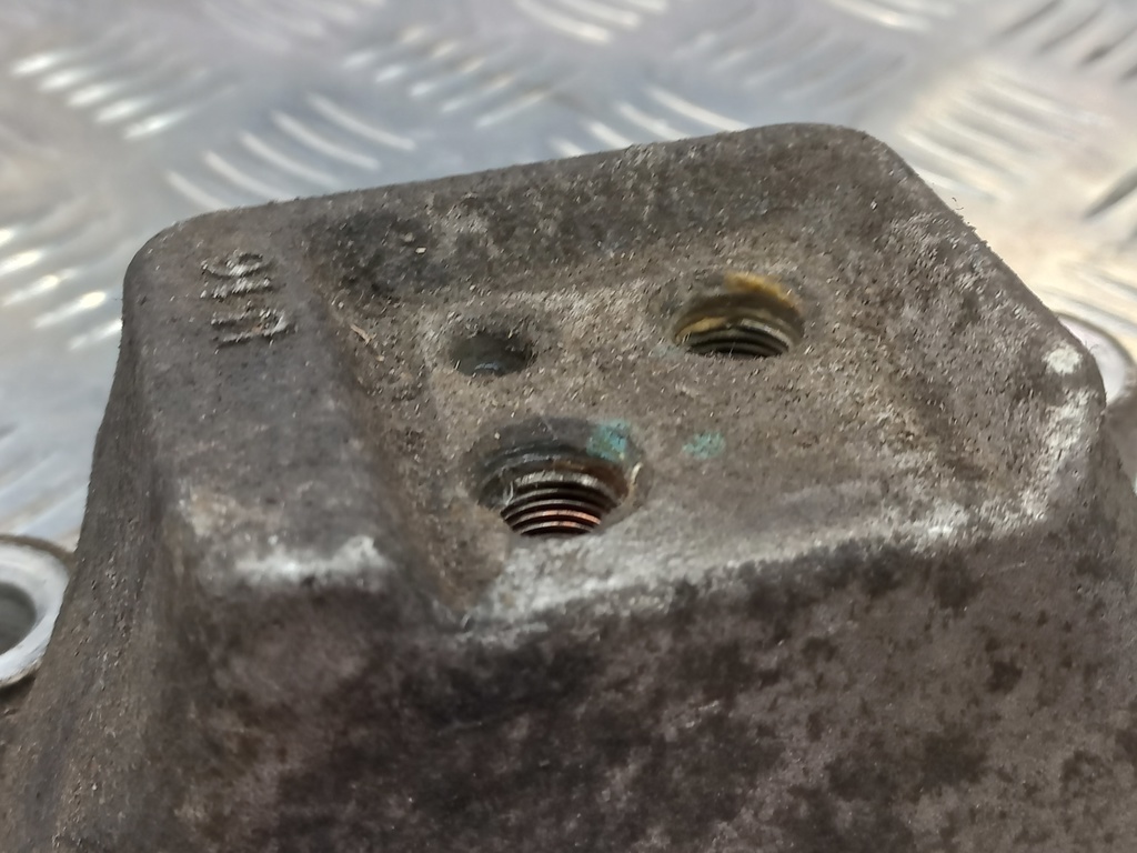 кронштейн кпп Kia Ceed  4312223310, 980 рублей, Москва