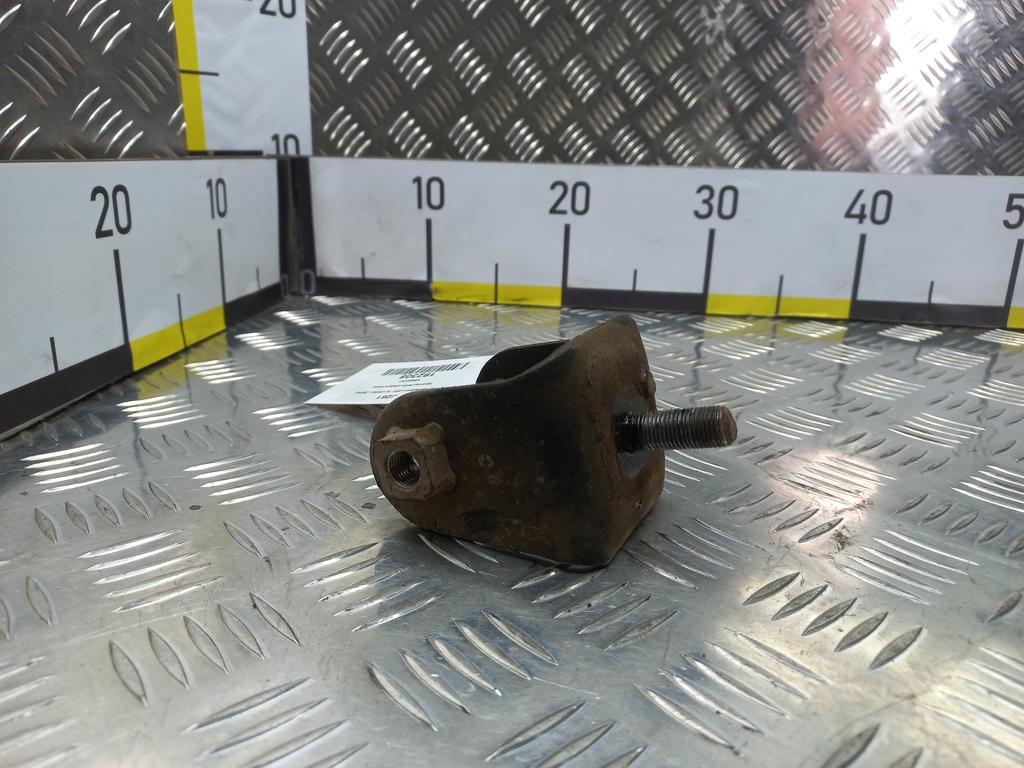 кронштейн редуктора MITSUBISHI L200  2.5 DI-D MT (136 л.с.)L200  IV (2006—2014) Пикап MR992361, 630 рублей, Москва