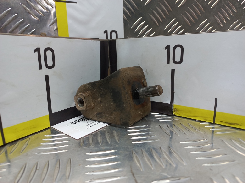 кронштейн редуктора MITSUBISHI L200  2.5 DI-D MT (136 л.с.)L200  IV (2006—2014) Пикап MR992361, 630 рублей, Москва