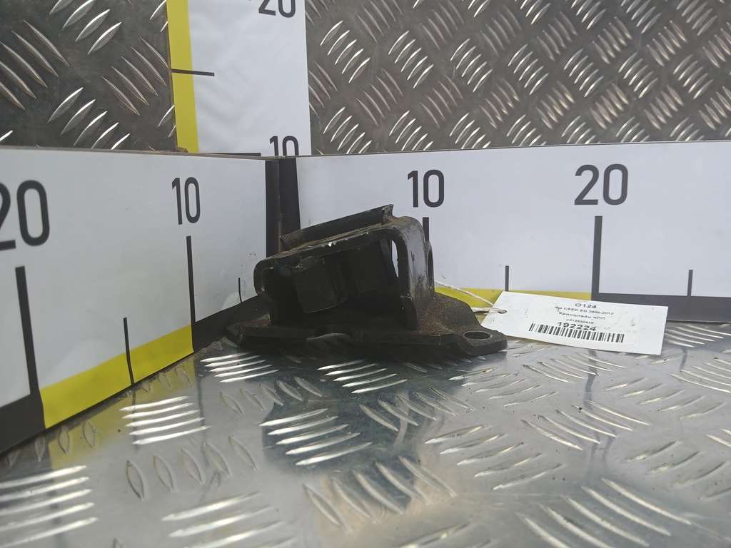 кронштейн кпп Kia Ceed  4312032010, 860 рублей, Москва