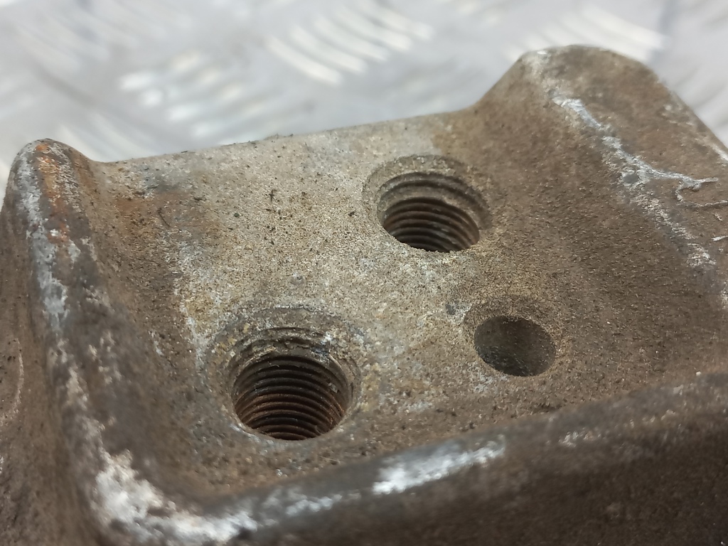 кронштейн кпп Kia Ceed  4312223310, 980 рублей, Москва