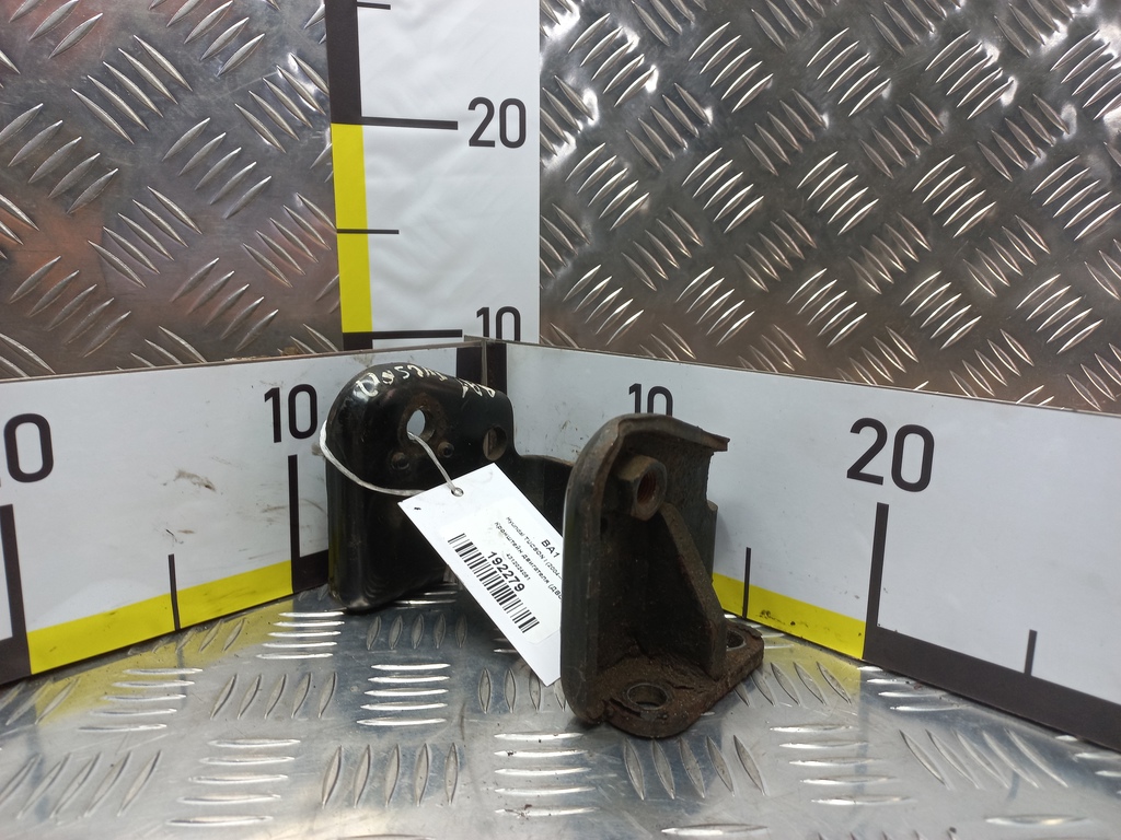 кронштейн двигателя (двс) Hyundai TUCSON 2.0 CRDi AT (112 л.с.)Tucson  I (2004—2011) Внедорожник 4312024061, 520 рублей, Москва