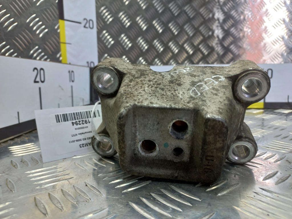 кронштейн кпп Kia Ceed  4312223310, 980 рублей, Москва