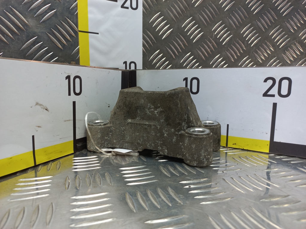 кронштейн кпп Kia Ceed  4312223310, 980 рублей, Москва