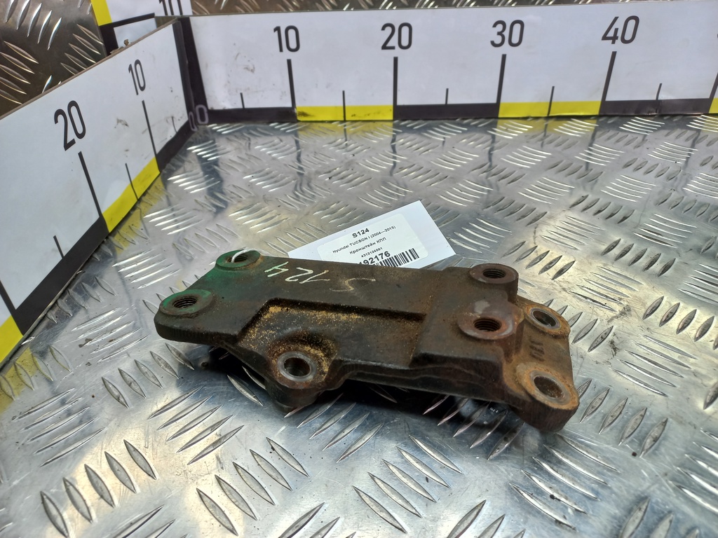 кронштейн кпп Hyundai TUCSON 2.0 CRDi AT (112 л.с.)Tucson  I (2004—2011) Внедорожник 4312124001, 630 рублей, Москва