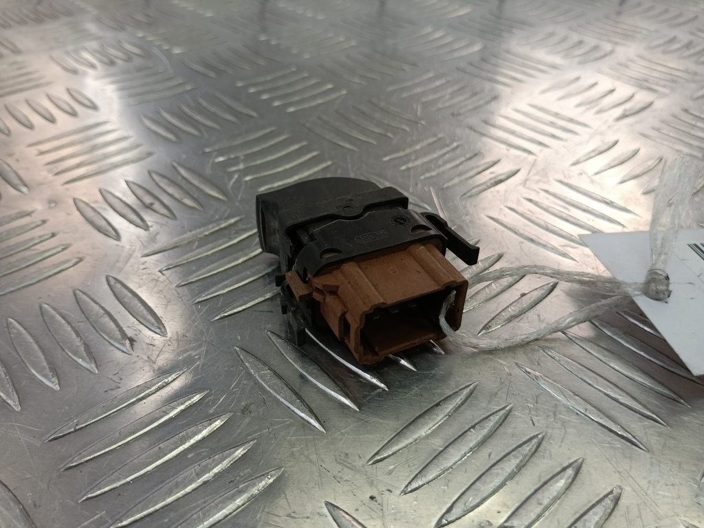 кнопка стеклоподъемника Renault Trafic  8200057321, 2130 рублей, Москва