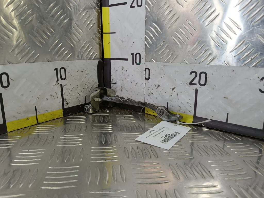 ограничитель двери Renault Trafic  7700311823, 1550 рублей, Москва