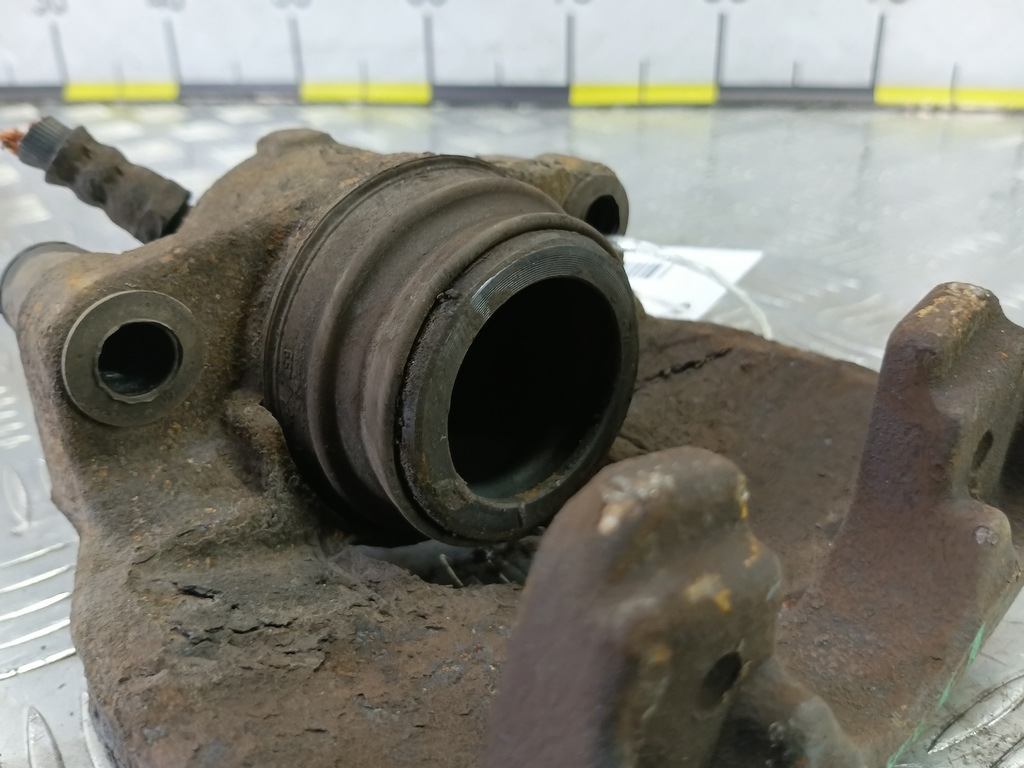 суппорт Renault Duster  410111495R, 860 рублей, Москва