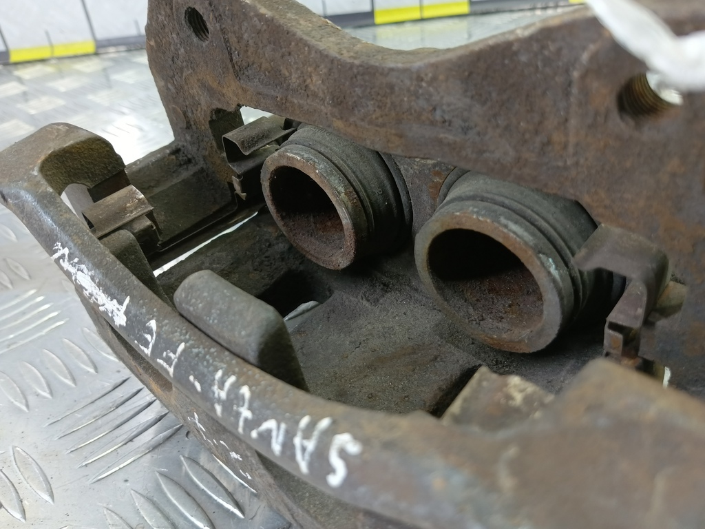 суппорт Hyundai SANTA FE  5811026120, 4660 рублей, Москва