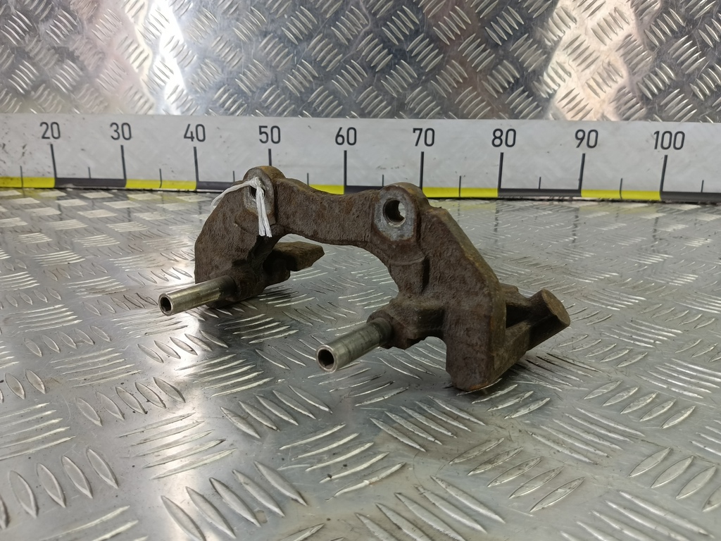 скоба суппорта MAZDA 3  BP4S33281C, 2820 рублей, Москва