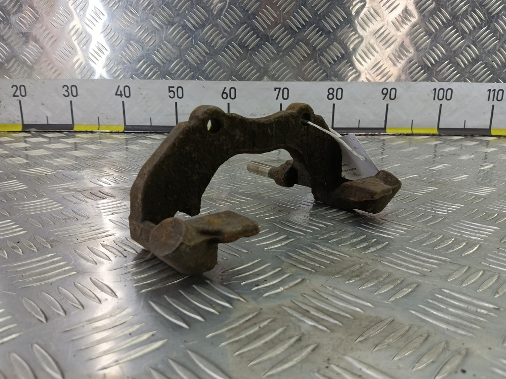 скоба суппорта MAZDA 3  BP4S33281C, 2820 рублей, Москва