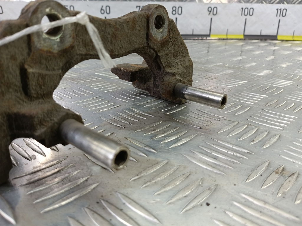 скоба суппорта MAZDA 3  BP4S33281C, 2820 рублей, Москва