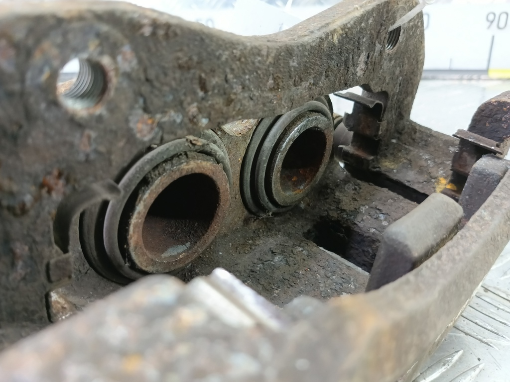 суппорт Kia SORENTO  581103E100, 1670 рублей, Москва