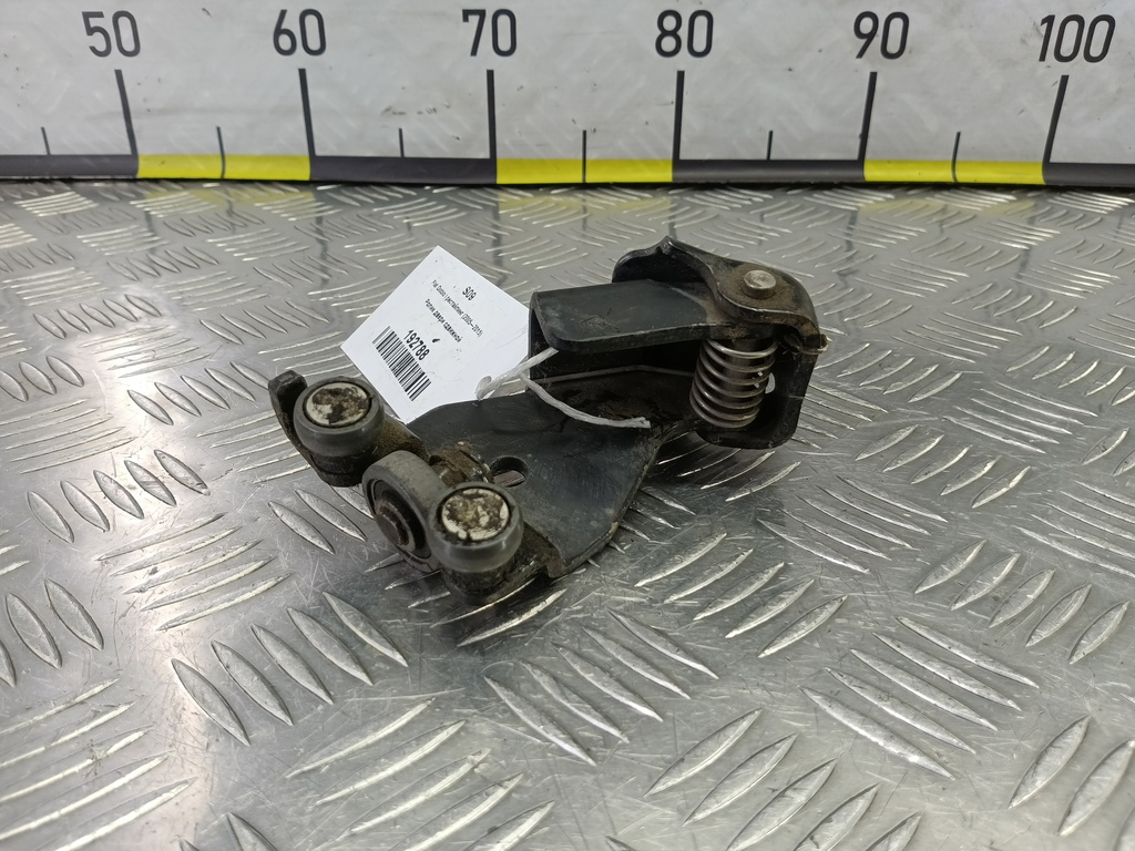 ролик двери сдвижной Fiat Doblo 1.4 MT (77 л.с.)Doblo  I рестайлинг (2005—2015) Минивэн 46843005, 1320 рублей, Москва