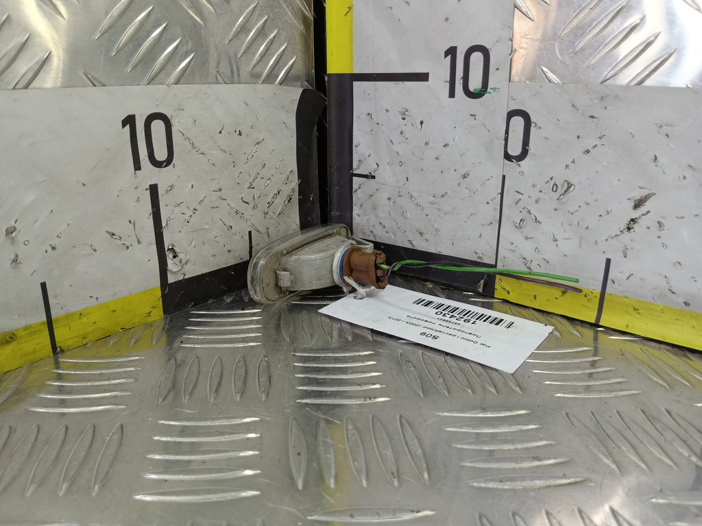 повторитель поворота Fiat Doblo 1.4 MT (77 л.с.)Doblo  I рестайлинг (2005—2015) Минивэн 46758821, 630 рублей, Москва