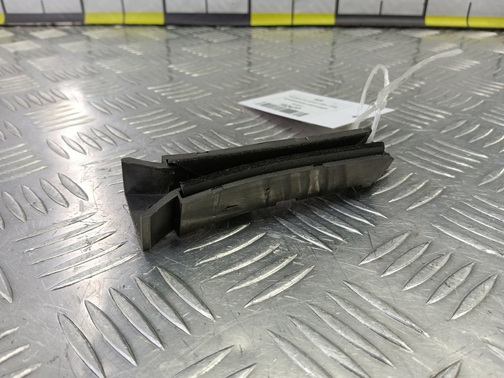 направляющая стекла двери Fiat Doblo 1.4 MT (77 л.с.)Doblo  I рестайлинг (2005—2015) Минивэн 46810617, 1210 рублей, Москва