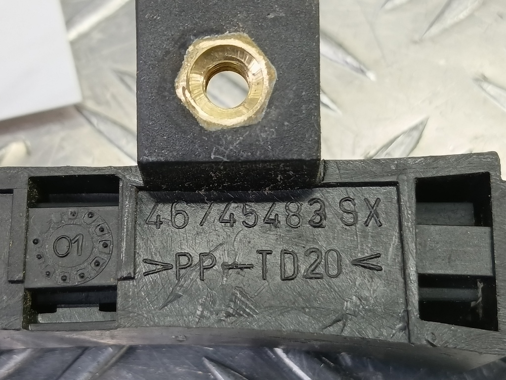 направляющая стекла двери Fiat Doblo 1.4 MT (77 л.с.)Doblo  I рестайлинг (2005—2015) Минивэн 46810617, 1210 рублей, Москва